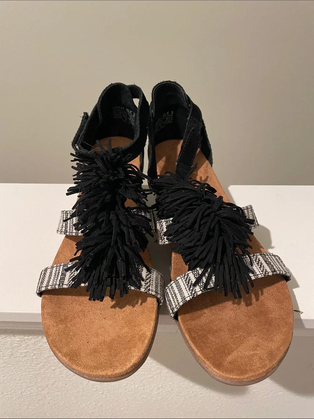 Minnetonka Desi Fringe Wedge Sandal size 9
